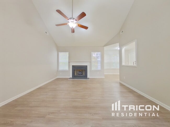 Building Photo - 5020 Osage Cir