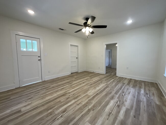Building Photo - 317 N Naid St