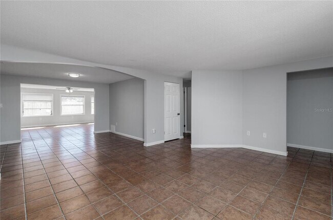 Foto del edificio - 269 E Tarpon Blvd NW