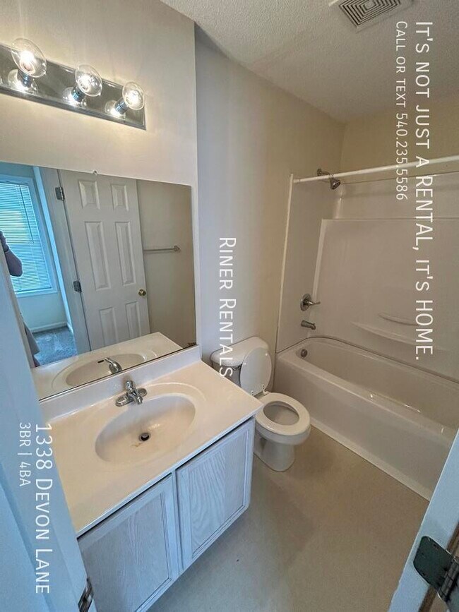Foto del edificio - 1338 Devon Ln
