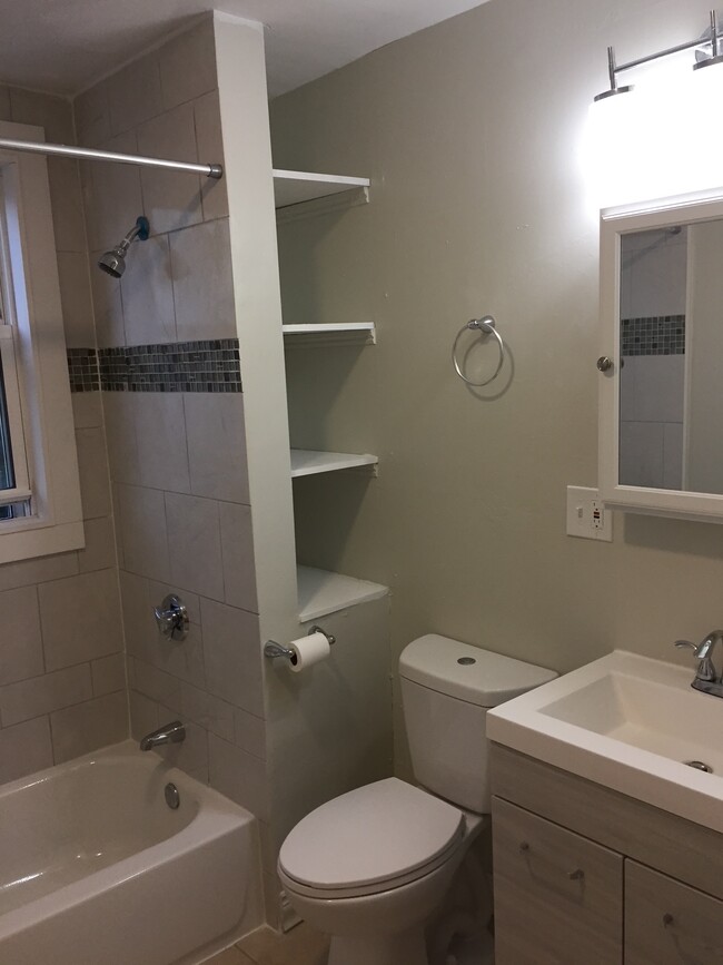 Building Photo - 1488 Hyde Park Ave