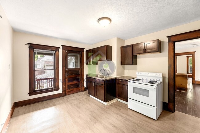Foto del edificio - 749 Jackson St NW