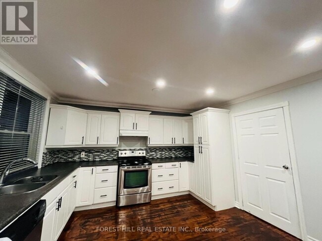 Building Photo - 1396 Leighland Rd