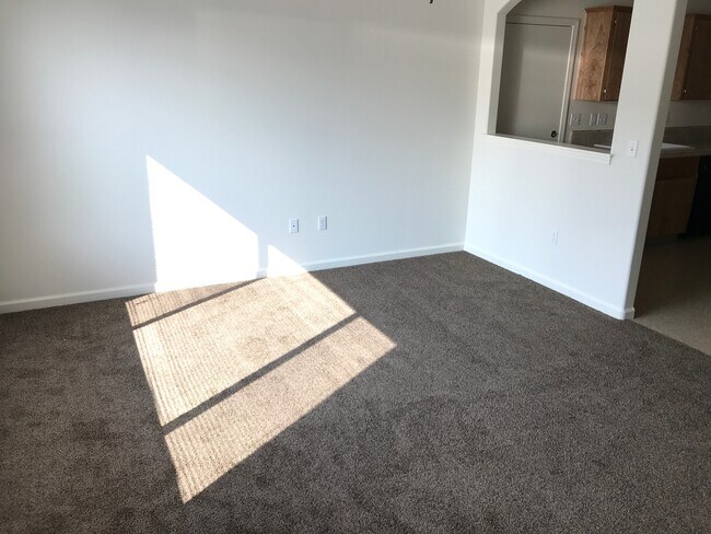 Foto del edificio - 3099 Bright St