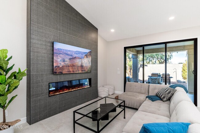 Foto del edificio - 6768 E Evans Dr