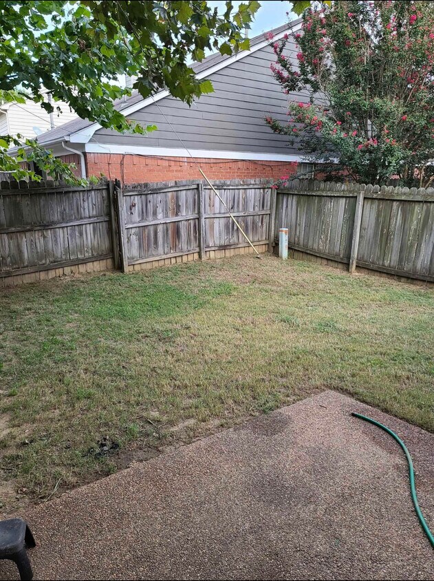 Foto del edificio - 1574 Beaver Trail Dr