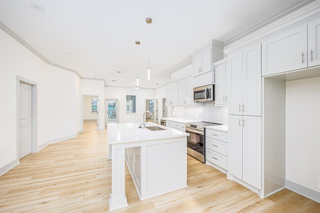 Building Photo - 3261 Pirates Cove