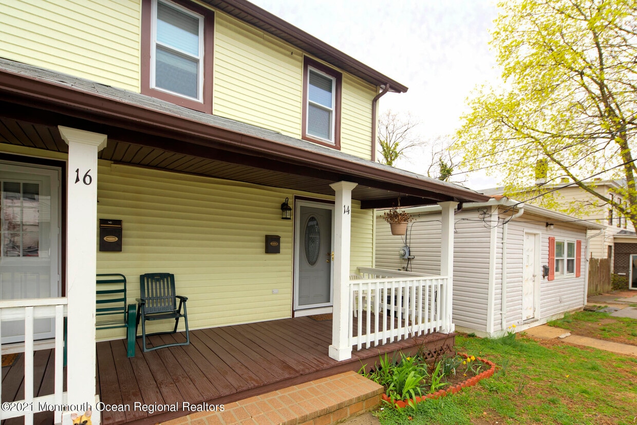 14 Mount St, Red Bank, NJ 07701 Townhome Rentals in Red Bank NJ