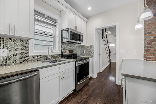 Foto del edificio - 1837 Wallace Ave