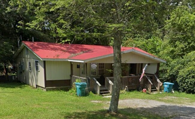 Building Photo - 50 Roberts Dr