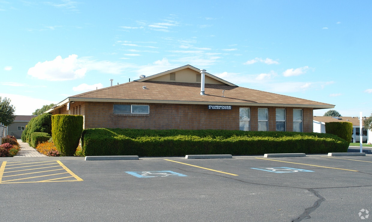 Primary Photo - Silvercrest Estates