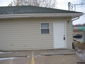 Building Photo - 310 Galvin Rd N