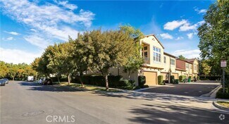 Building Photo - 220 Kempton