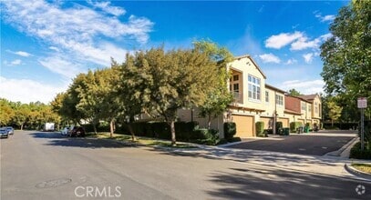 Building Photo - 220 Kempton