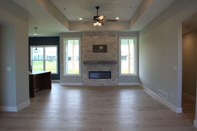 Foto del edificio - Beautiful 3 Bed 2 Bath Ranch In The Brooks!