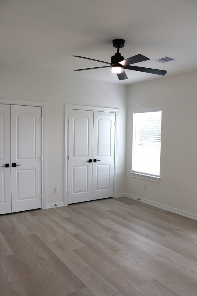 Building Photo - 16602 Bonnie Sean Dr