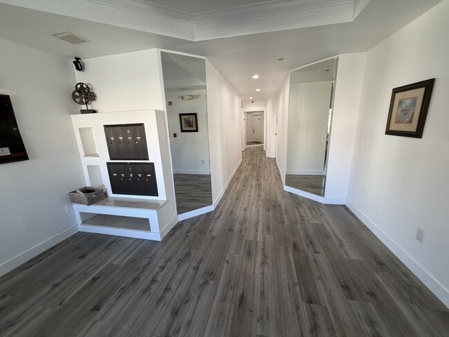 Foto del edificio - 1247 Barry Ave