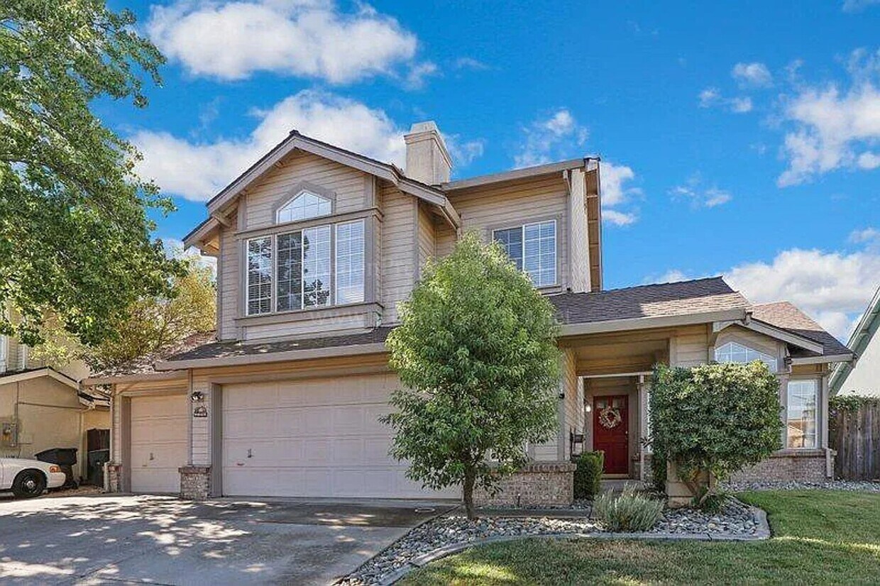 Primary Photo - West Roseville Tri Level 3 Bedroom 3 Bathr...