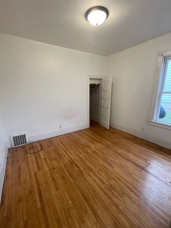 Building Photo - 111 8th St NW