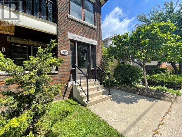 Building Photo - 991 Main St E