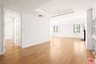 Building Photo - 10520 Wilshire Blvd