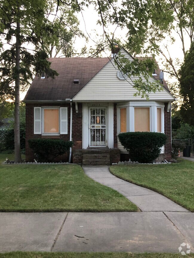 Manhattan City Park Apartments for Rent with a Yard Detroit, MI 1