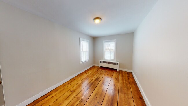 Building Photo - 45 E Village Rd