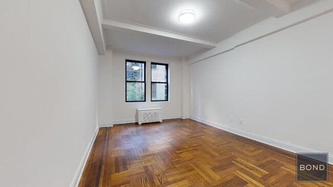 Building Photo - 25 W 68th St