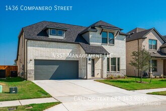 Building Photo - 1436 Companero St
