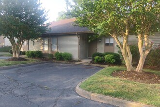 Building Photo - 1509 Colonnade Dr