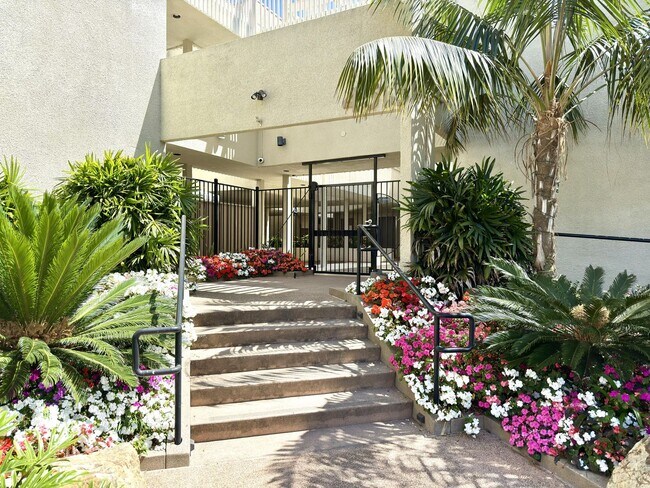 Building Photo - Panoramic Ocean and Lagoon Views