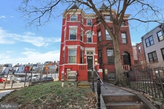 Building Photo - 1234 Harvard St NW