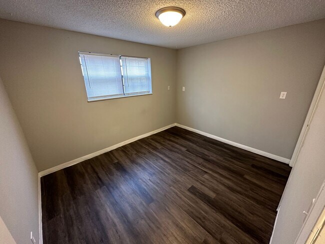 Foto del edificio - 2 bedoom 1 bath