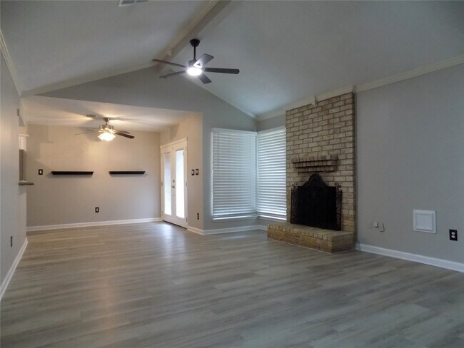 Foto del edificio - 803 Wild Horse Valley Rd