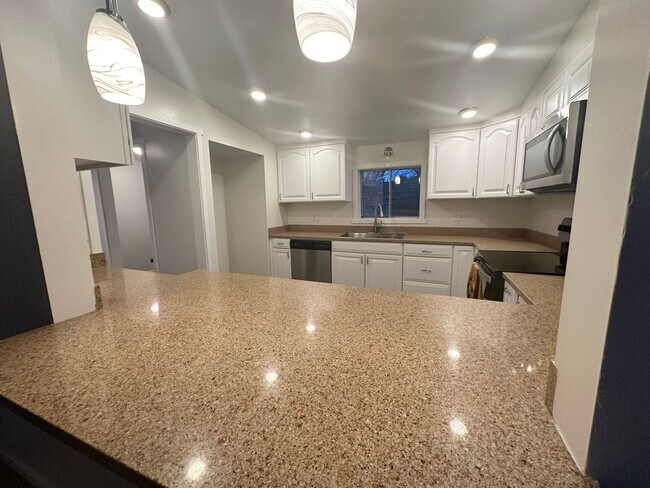 Foto del edificio - Remodeled 3 Bedroom Woodburn Home!
