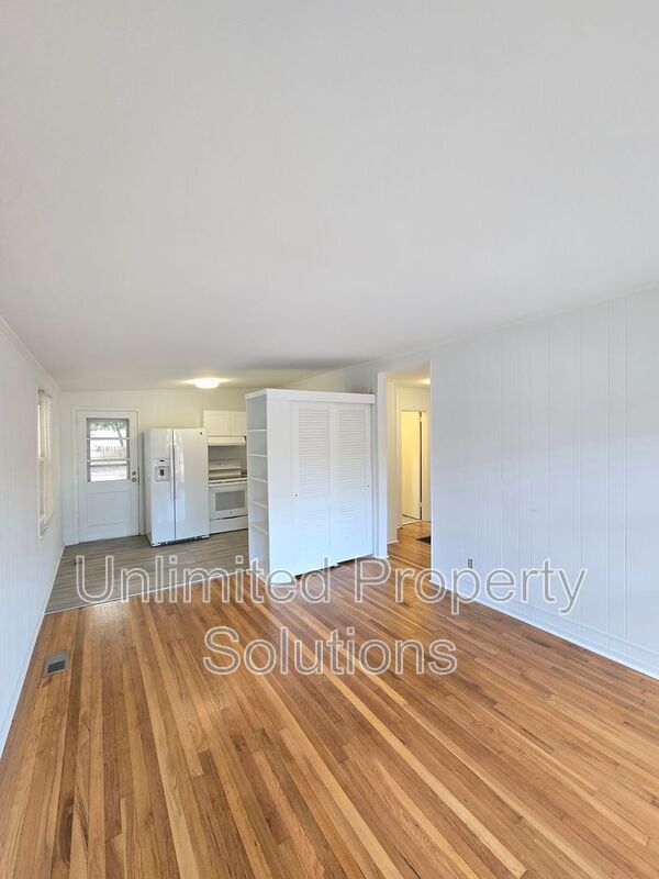 Foto del edificio - 2418 Monroe St