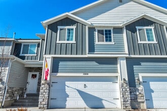 Building Photo - 7209 N Brook Ridge