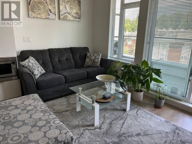 Photo du bâtiment - 725-725 Marine Dr