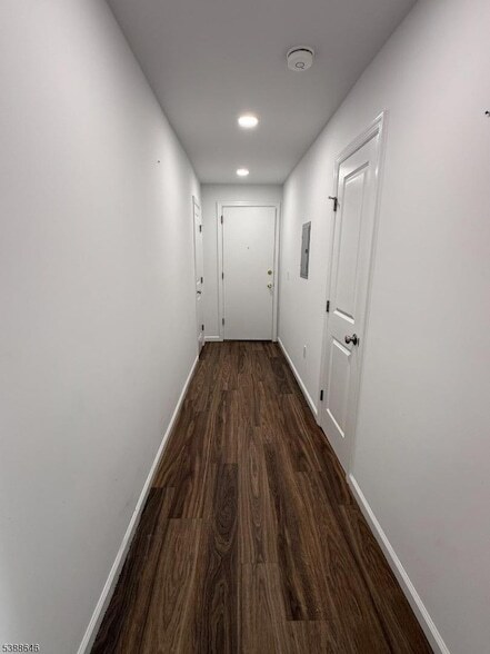 Foto del edificio - 412-416 Bloomfield Avenue Unit 21