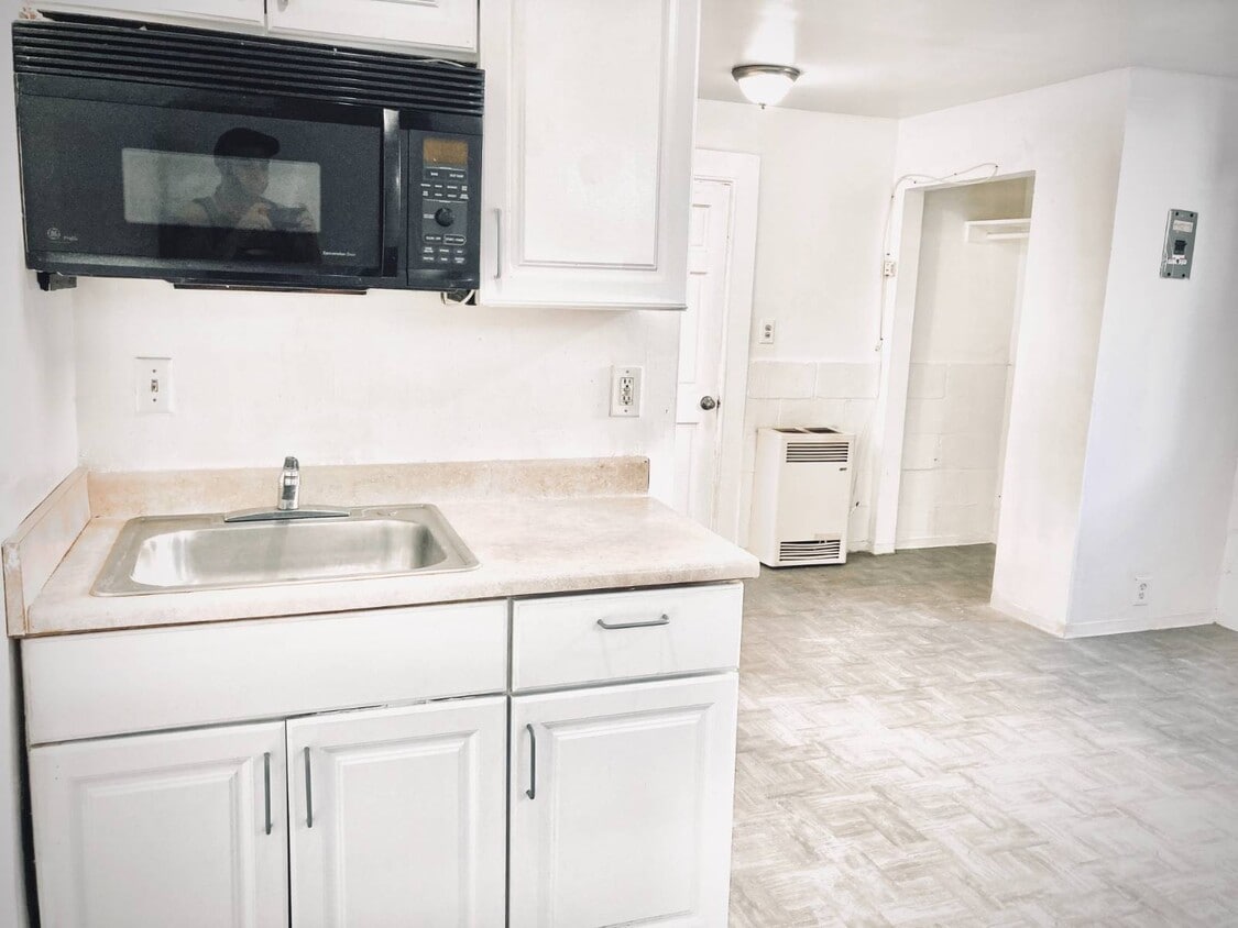 Primary Photo - 13801 S Vermont Ave