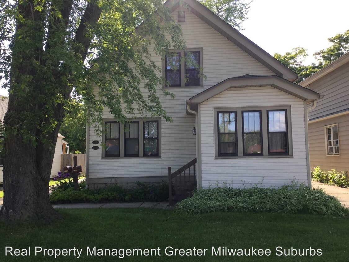 Primary Photo - 2449 S 68th St
