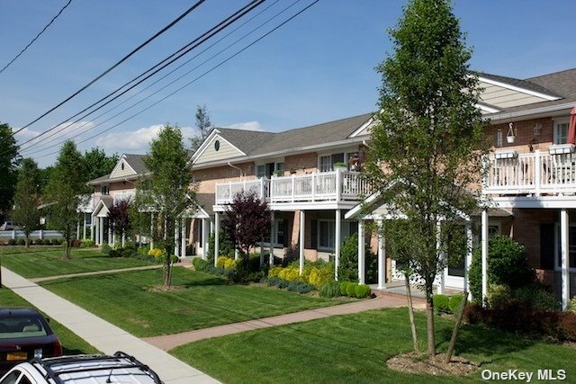Primary Photo - 63 Irving Ave