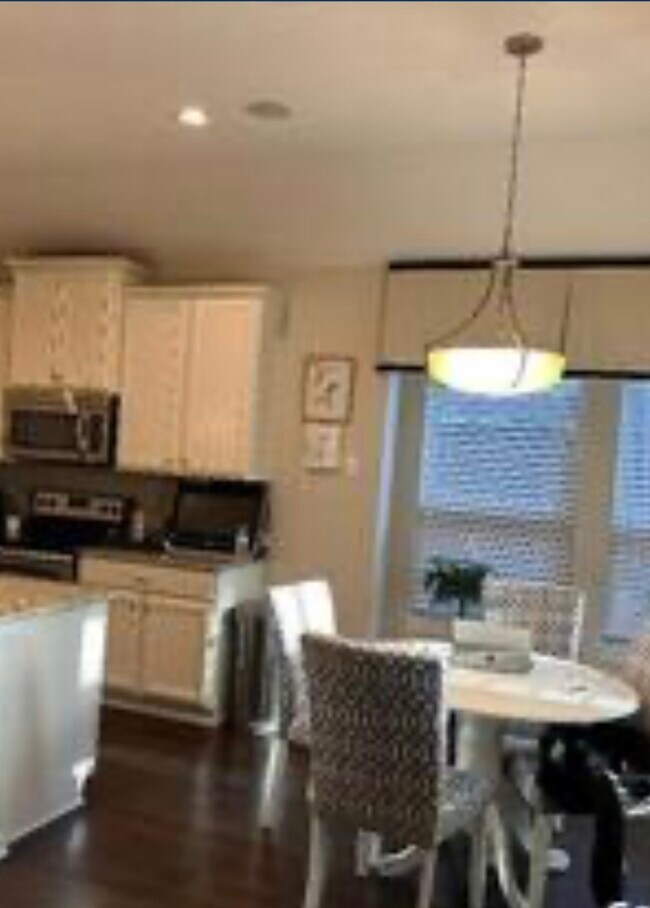 Foto del edificio - 4727 La Santa Rd