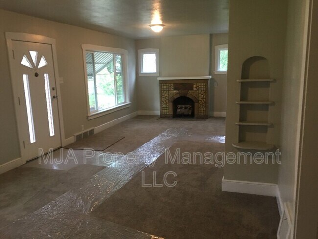 Building Photo - 3597 4400 W