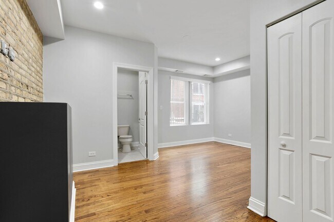 Foto del edificio - 2005 W Jarvis Ave