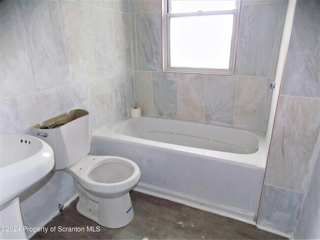 Foto del edificio - 1112 W Elm St