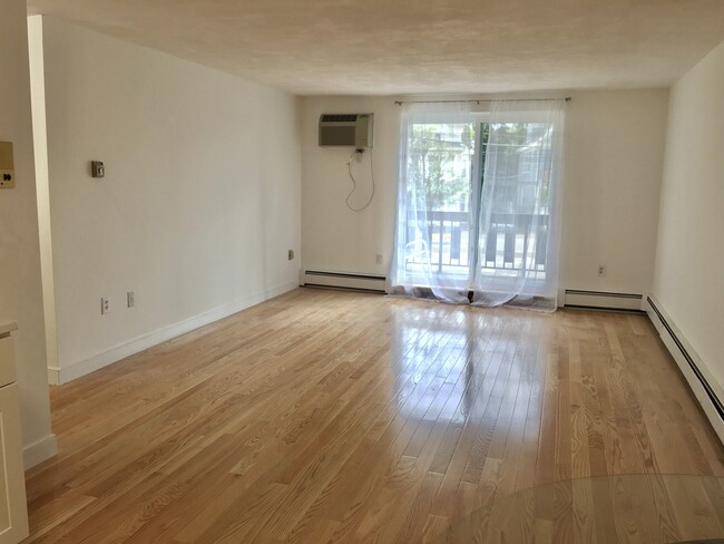 Foto del edificio - 99 Pleasant St
