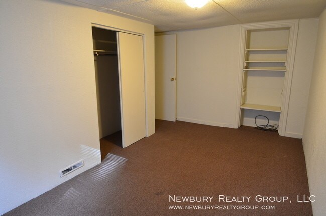 Building Photo - Spacious Two-Bedroom Townhouse Available Now!