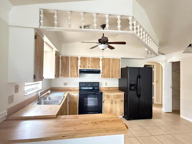 Foto del edificio - Spacious 2 Bedroom 1 Bath