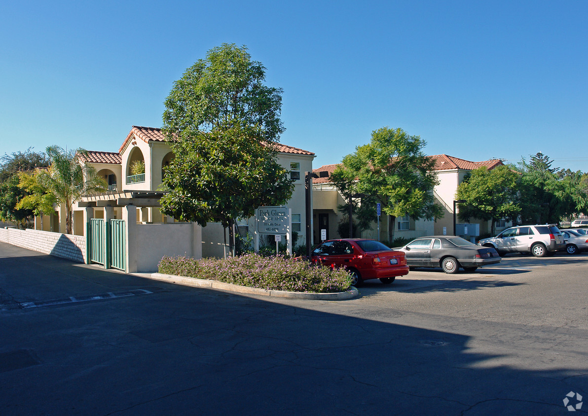 Foto principal - Park Glenn Senior Apartments